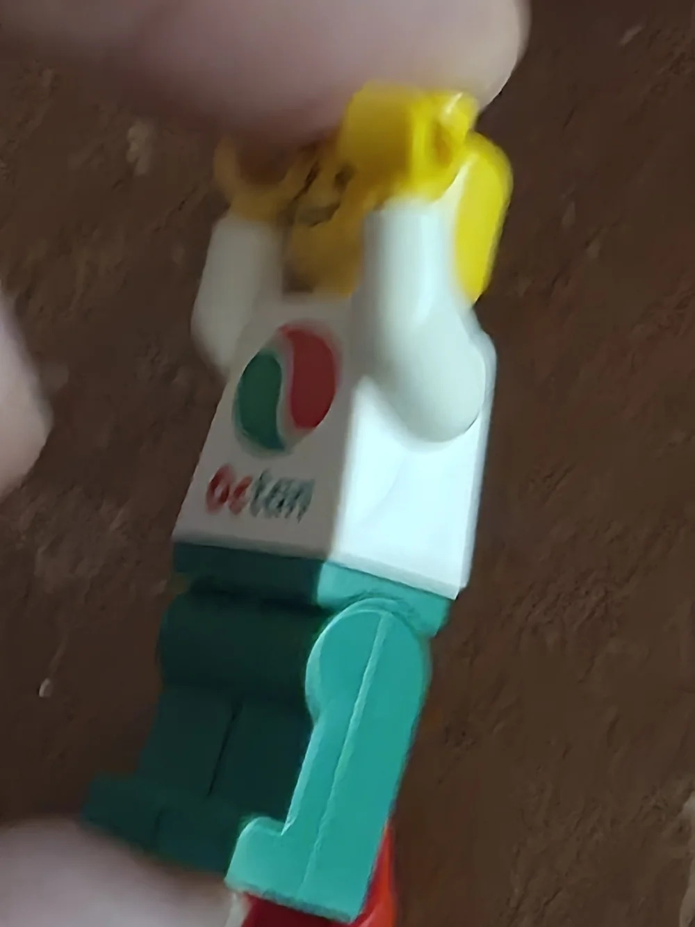 Lego - Minifigures - Octan White Logo  Green Legs Red Cap- oct012